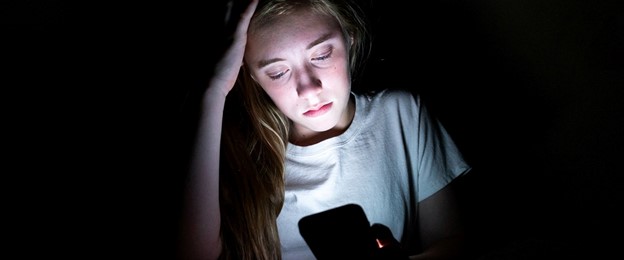 عوارض استفاده نامناسب از شبکه های اجتماعی در نوجوانان